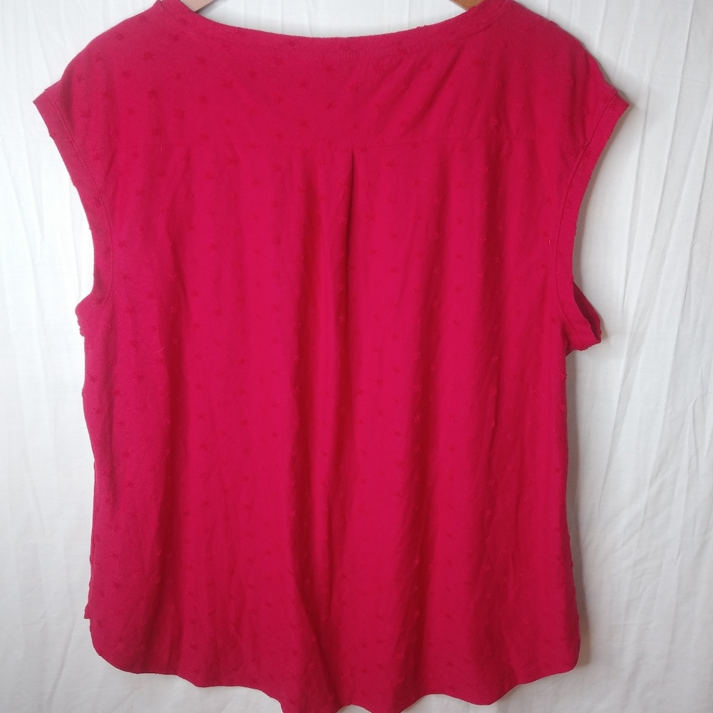 Elle XL Red Eyelet Sleeveless Top Plus - Picture 2 of 8